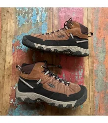 Bota de trekking feminina 38 - Keen